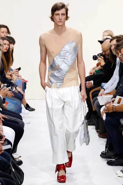Look 26
